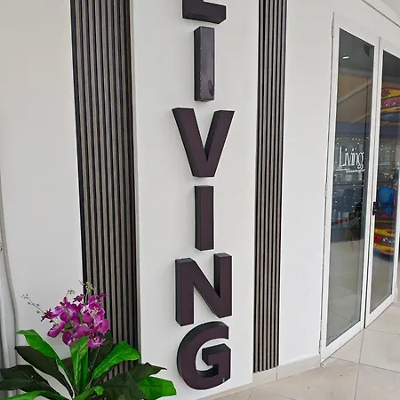 לינה וארוחת בוקר Living קאסוריה