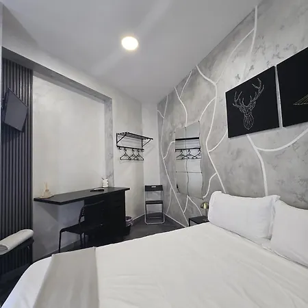 Living לינה וארוחת בוקר קאסוריה